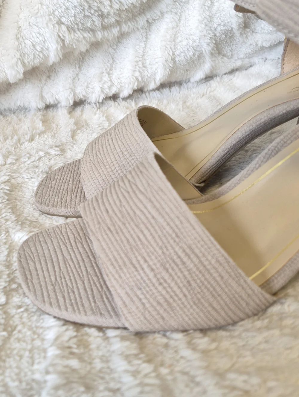 NEW Vionic Chardonnay Sandals Beige Cobblestone Leather Dress Heels Size 9.5 - Picture 9 of 15